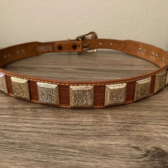 Ranger Belt Company Reddish Brow Silver Medallion Tooled  Genuine Leather Belt - Picture 1 of 10